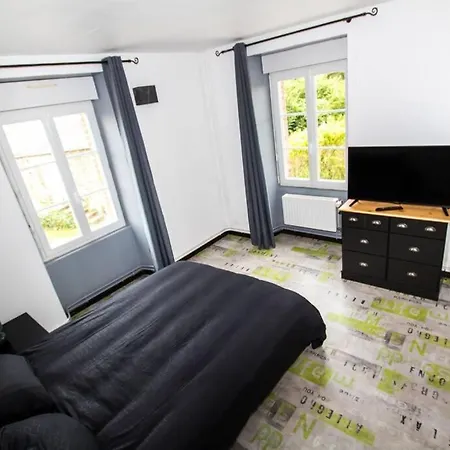 La Maison Reseau Cycle Et Holiday home *